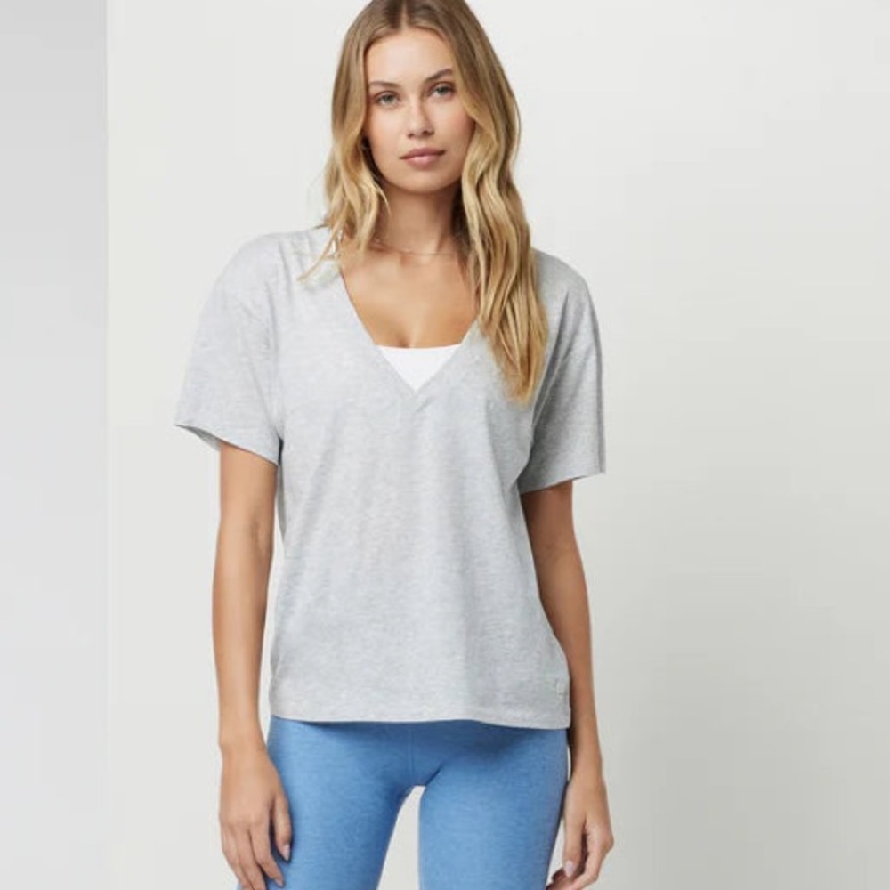 VUORI Short Sleeve Cove V Neck Tee SIZE S